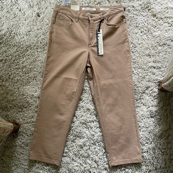 Jones New York Jeans Secret Slimming Soho Capri Tan Khaki Pants New NWT Size 10 - Picture 1 of 8
